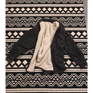 ❌SOLD❌ Vintage oversized sherpa black denim jacket